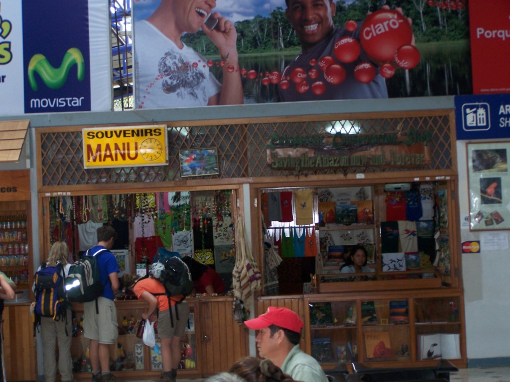 Puerto Maldonado Shop1