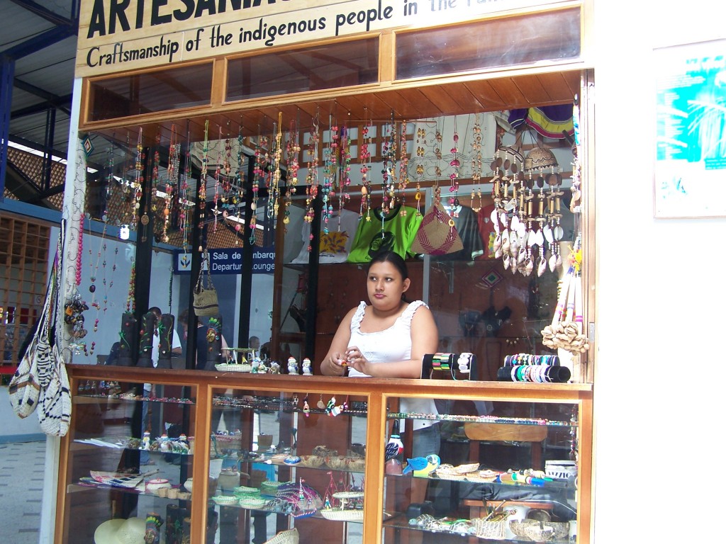 Puerto Maldonado Shop2