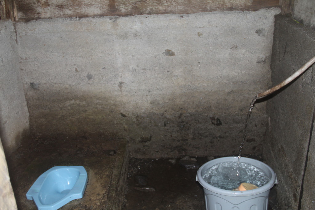 Toilet and Indonesian style bath, also called a "mandi".