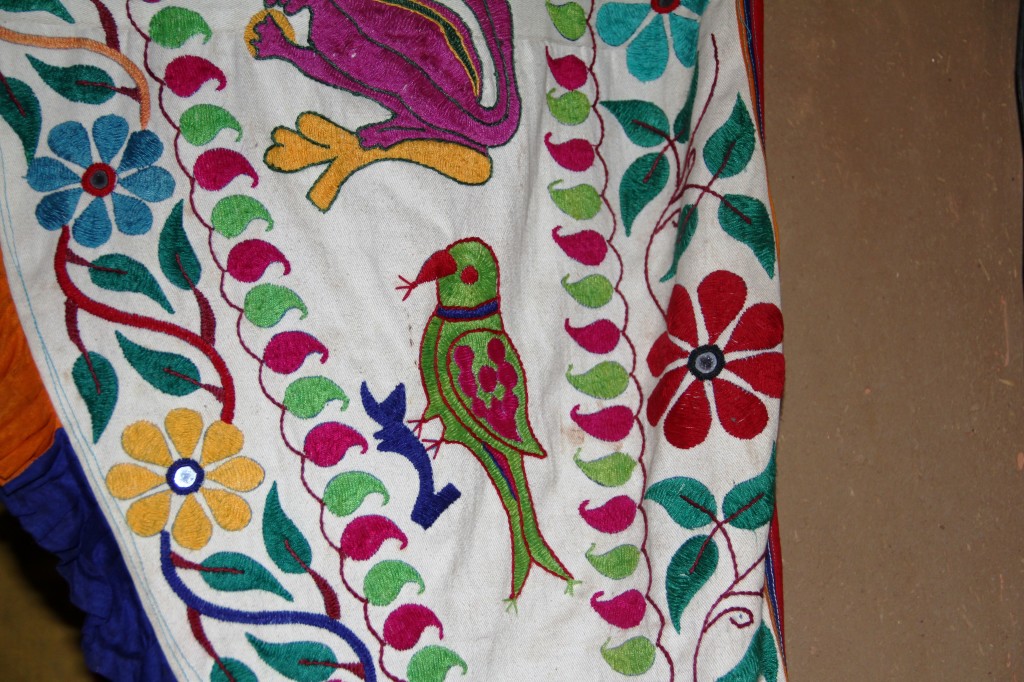 Parrots in folk art